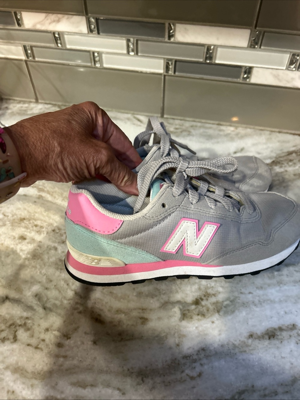 New Balance Girls Gray/pink lace -up sneakers Sz 2 Low Top Suede running Shoe